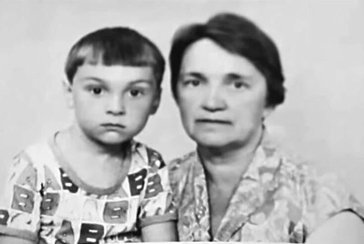 Михаил Горшенёв с бабушкой Ниной