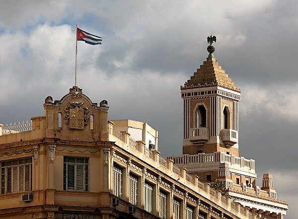 Здание Бакарди (Edificio Bacardí) в Старой Гаване