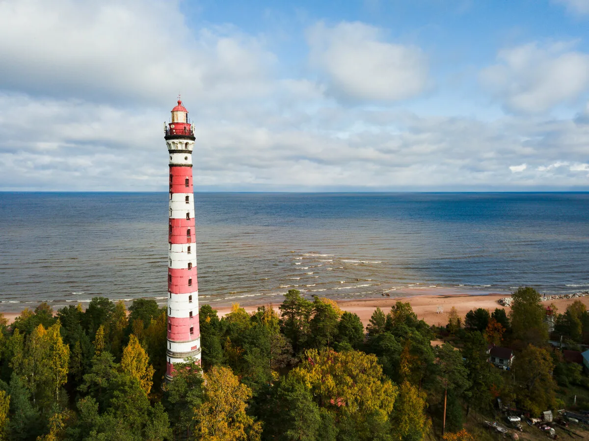 Осиновецкий маяк фото пляжа