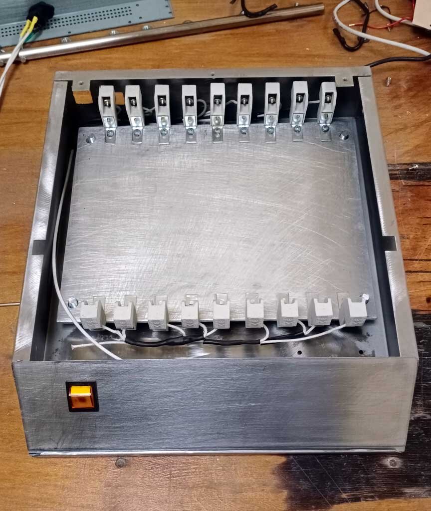 Вот так выглядит нижний подогрев у меня