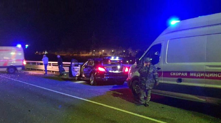 "Мерседес" Собчак после происшествия.