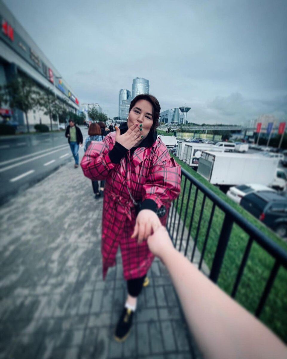 Александра Черно https://www.instagram.com/sashacherno1993/