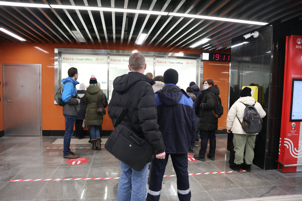 В Москве открыли новый участок Большой Кольцевой линии метро "Мнёвники - Каховская". Как это было?