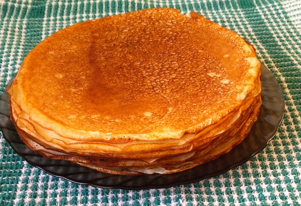 Первый день Масленицы. Тоже приобщились. Блины пекла сама))) фото тоже моё. 