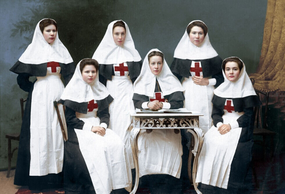 Сестры милосердия начала прошлого века