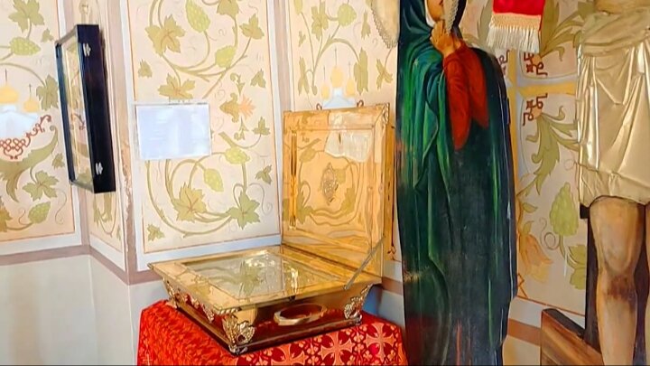 Ковчег с мощами 56-ти  святых, Свято-Симеоновский кафедральный собор город Челябинск. Фото Наташа Копина Жизнь Женщины