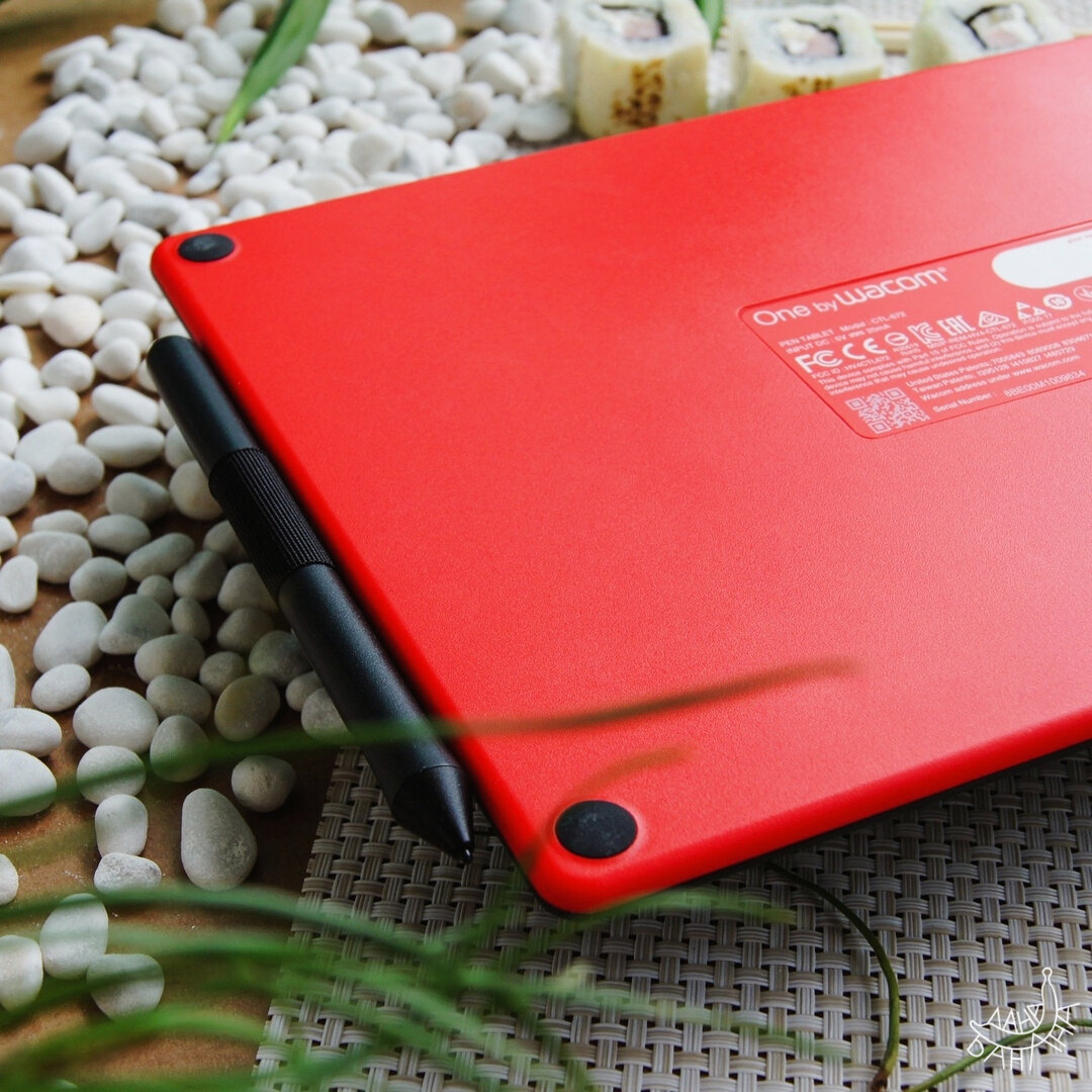 А сзади он красный. Как же приятно иметь дело с таким красавцем!