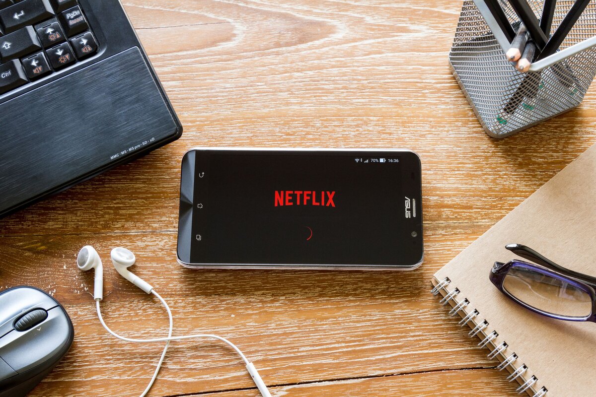 Суд отказал российским пользователям в рассмотрении группового иска к  Netflix | ЗАСУДИЛИ.РУ - о судах и судьях | Дзен