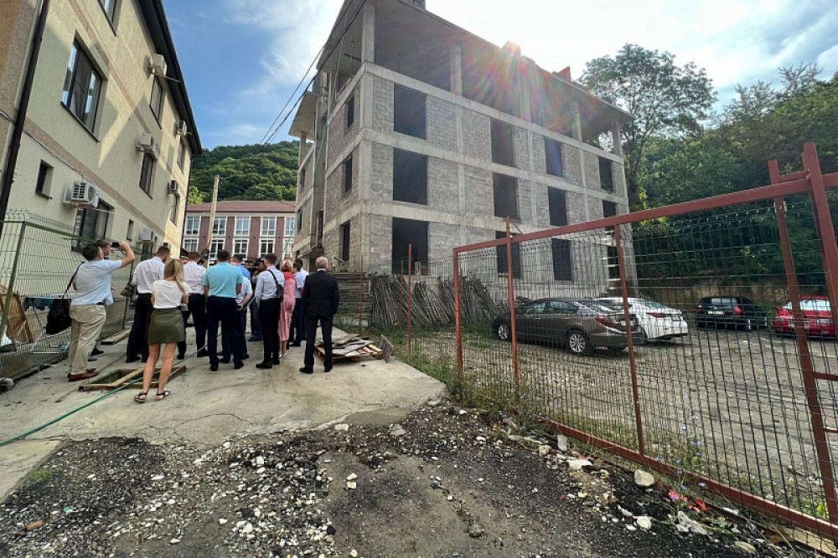    В Туапсинском районе проверяют законность строительства в лесном фонде