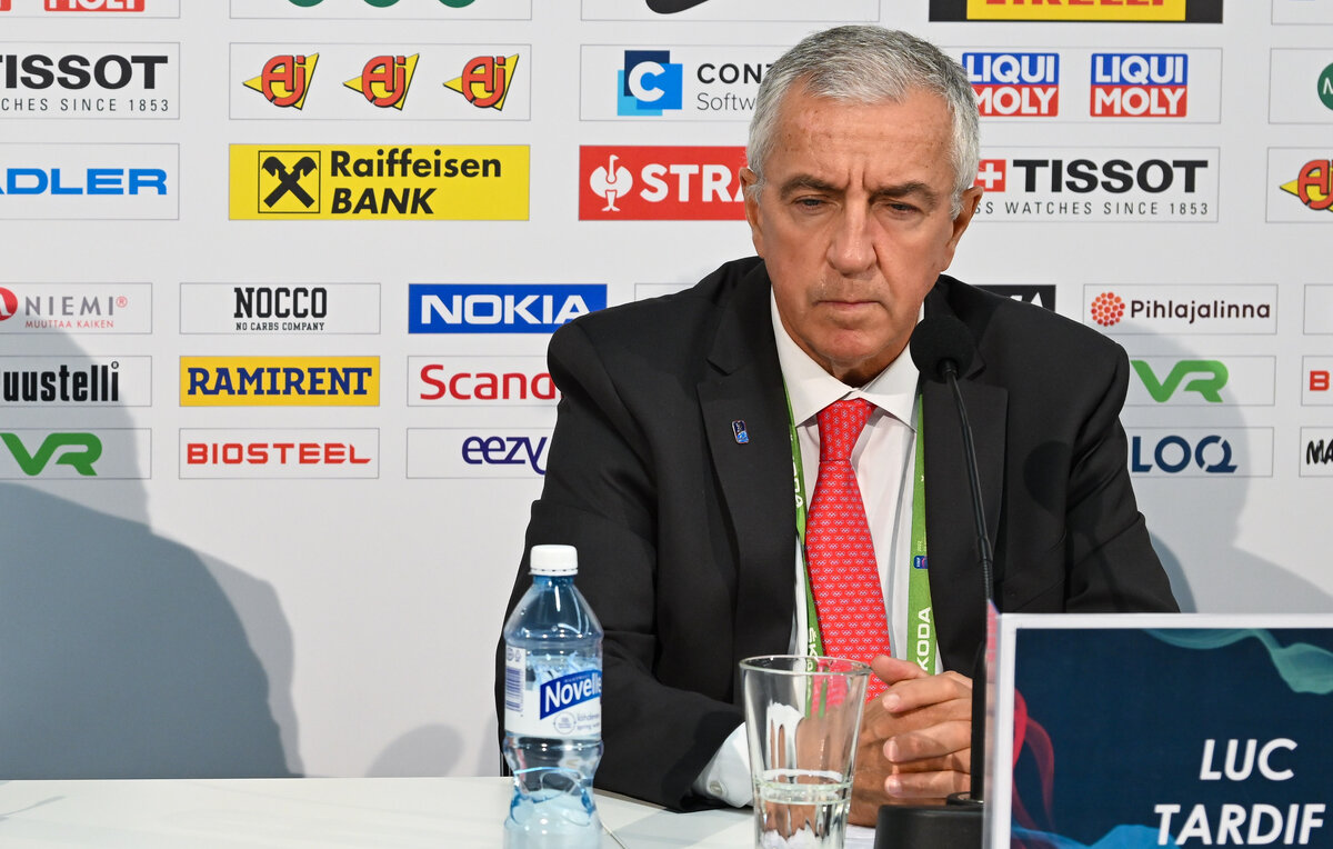    Президент Международной федерации хоккея Люк Тардиф  EPA-EFE/KIMMO BRANDT