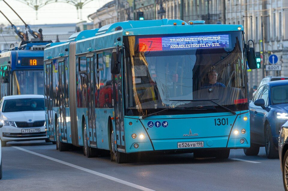    В Мариуполь направлена партия петербургских автобусов Олег ЗОЛОТО