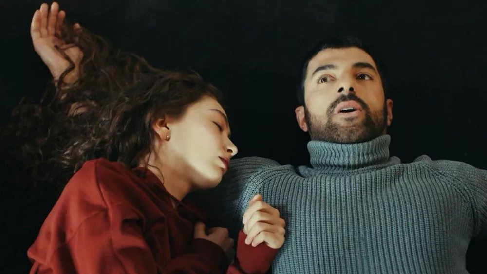 Вы же не думали, что я выберу с ними нормальный кадр:)