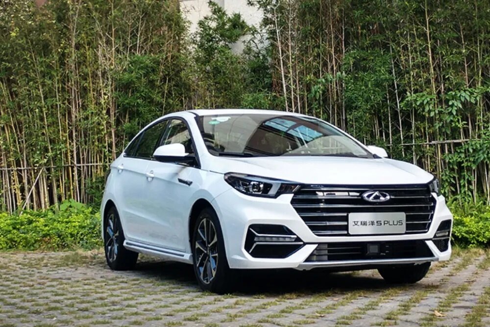     Китайский «убийца Elantra» будет продаваться в России под брендом Omoda
