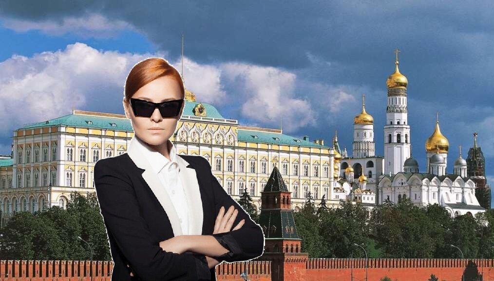 кто стоит за мной