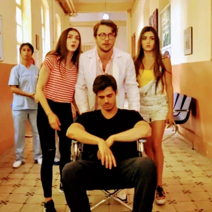 Друзья спасают Саваша из больницы. Фото из свободных источников