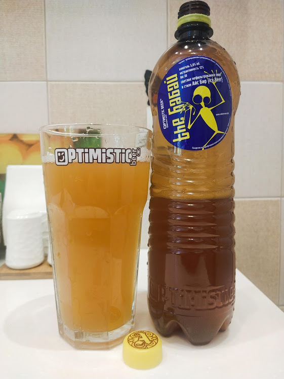 Пиво не баклажечное, а разливное. На бутылку клеят этикетку))