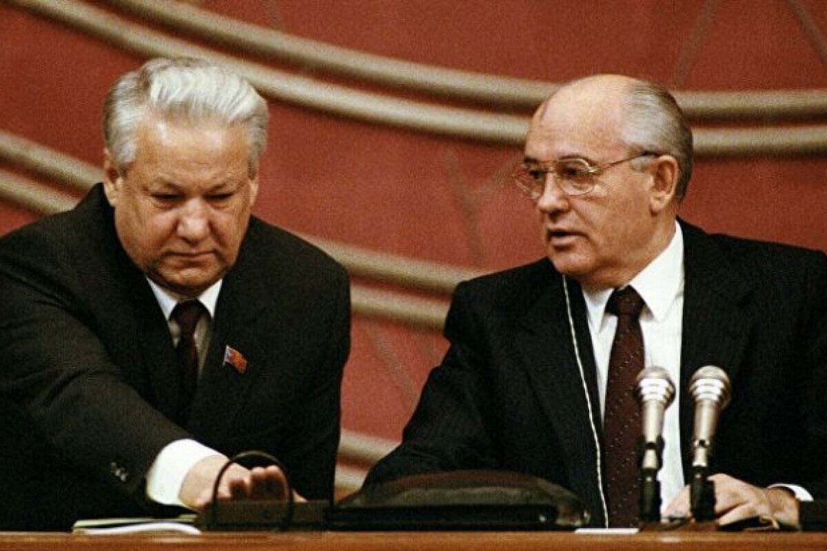 Горбачева н м. Горбачев 1991. Горбачев 1987.