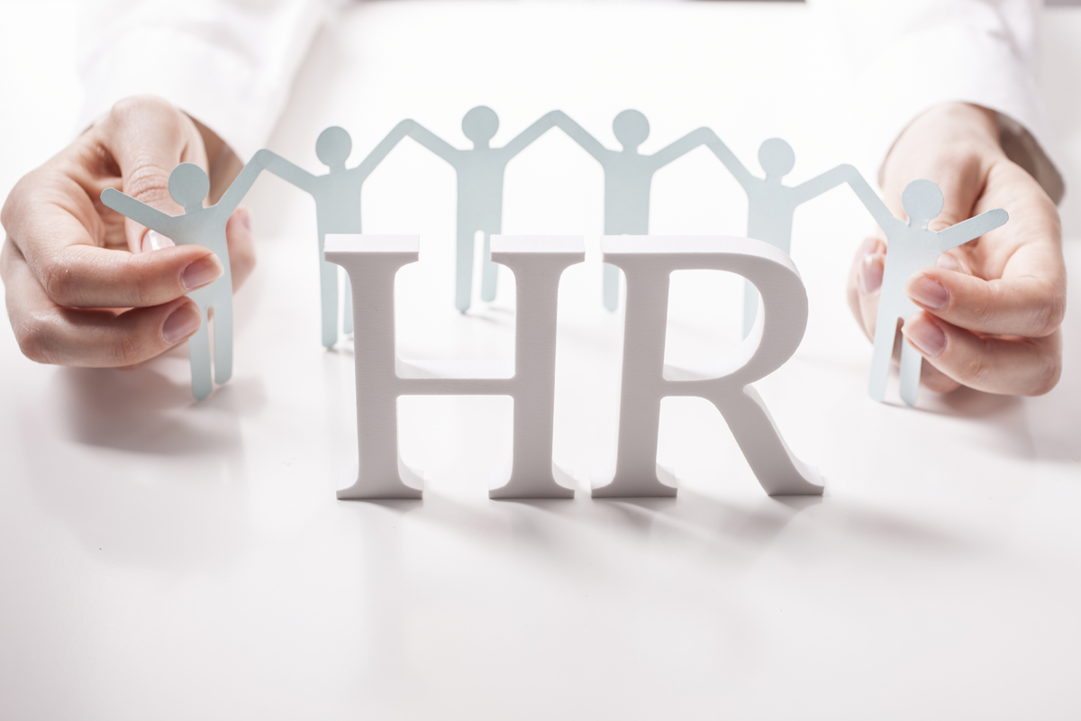 HR - тот кто льет новую кровь в организм компании. Главное угадать с группой.