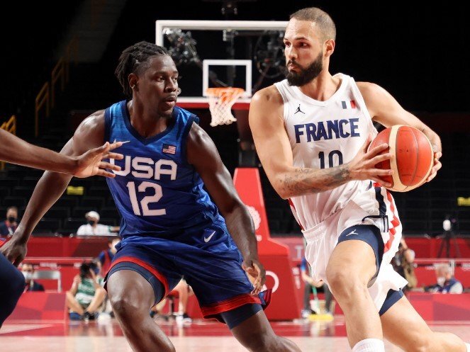 Момент игры двух команд.  фото: картинки яндекса. 