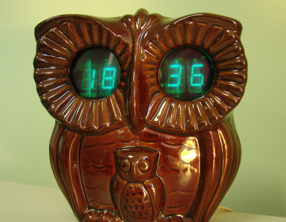 часы в виде черта. часы черт настенные электронные. советские часы сова настенные. черта часы. часы кронштадт.