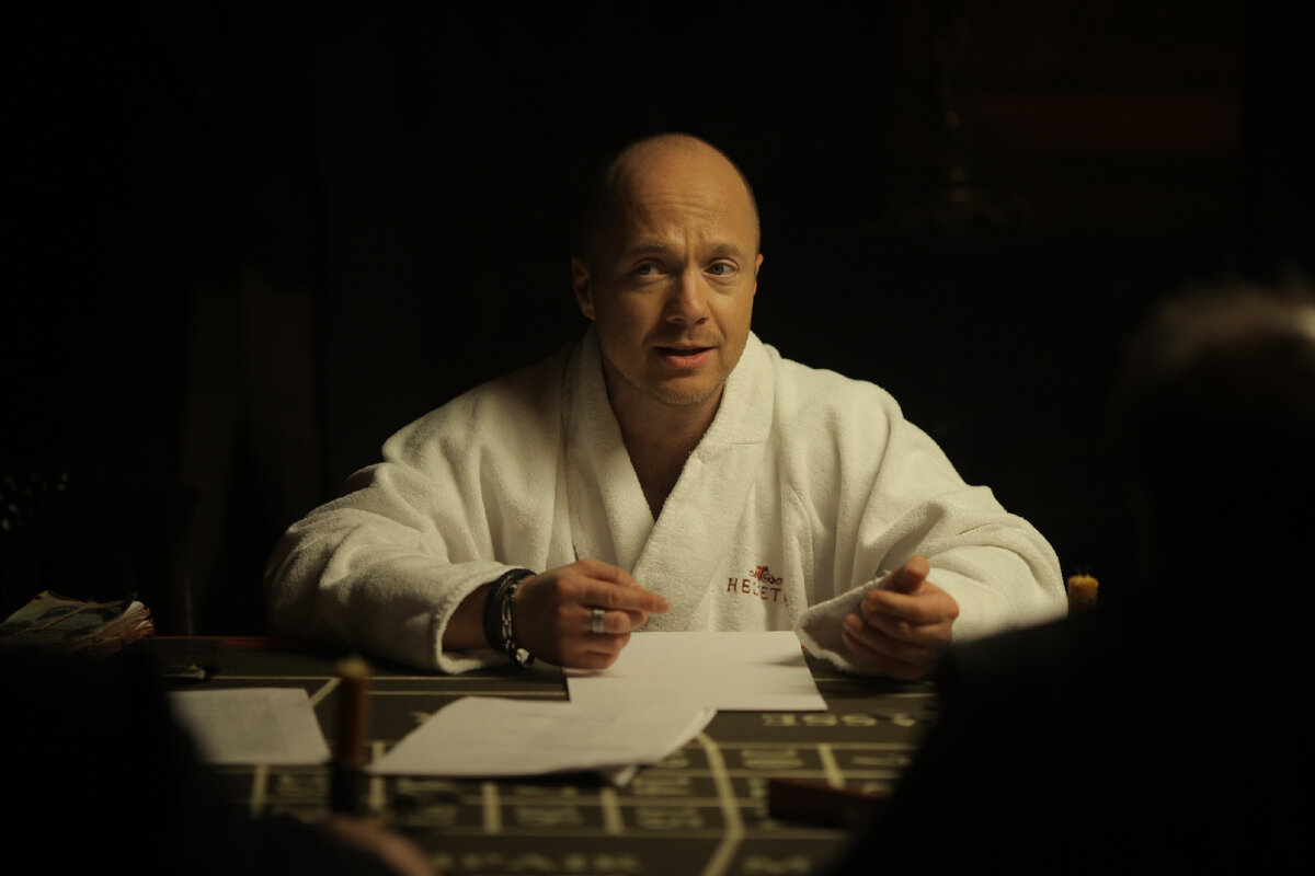 Евгений Стычкин в роли Петра Решетникова. Кадр из сериала «Алиби»