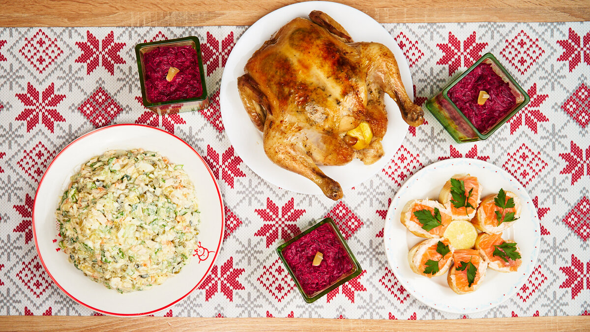 По-моему, отличный стол на 3-4 персоны. Фото автора