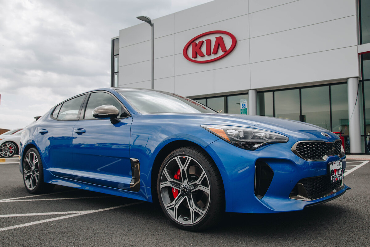 Киа хоть и пытается выйти в премиум, но пока у них это не сильно получается