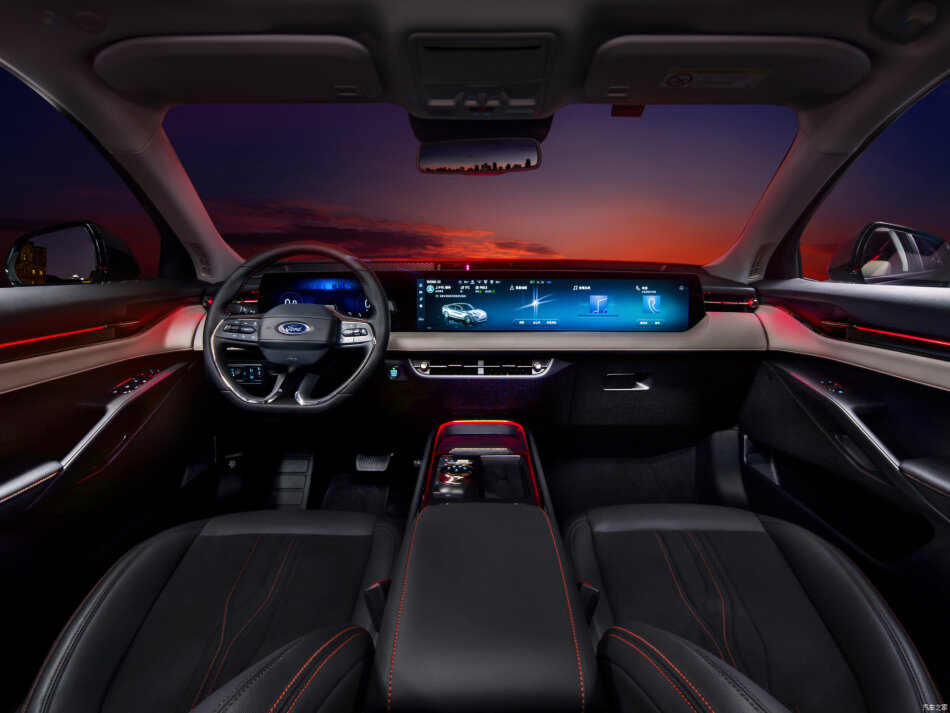 Интерьер нового Ford Mondeo