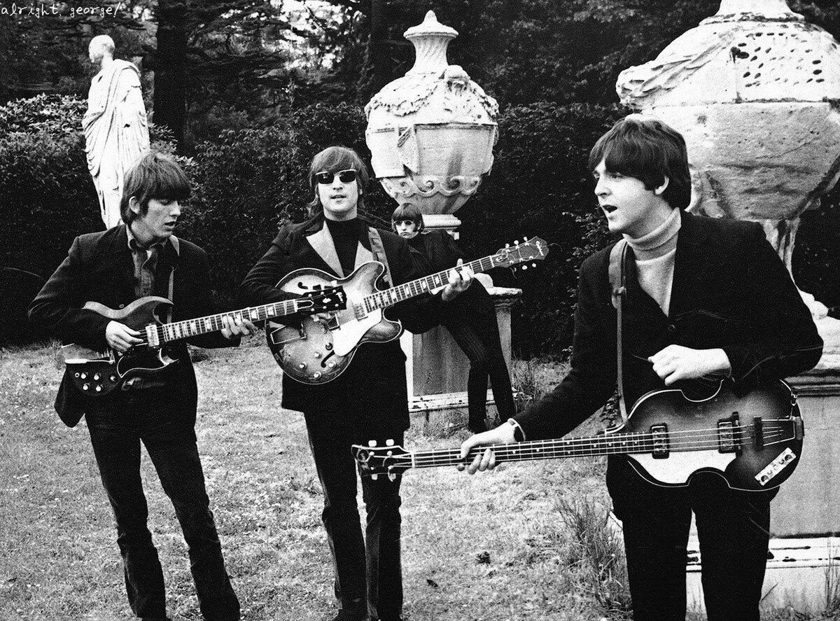 The Beatles во время съемок проморолика "Paperback Writer". Фото из открытых источников