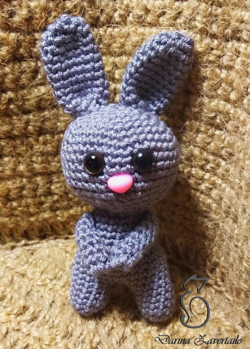 Зайка амигуруми, недавно появившийся на свет в моей мастерской