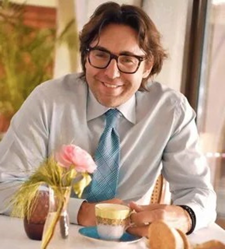 Андрей Малахов, собственной персоной. Вкушает.