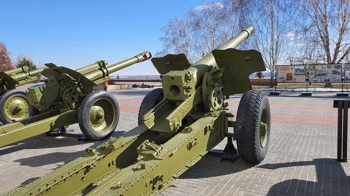 Гаубица-пушка МЛ-20 "Емеля"