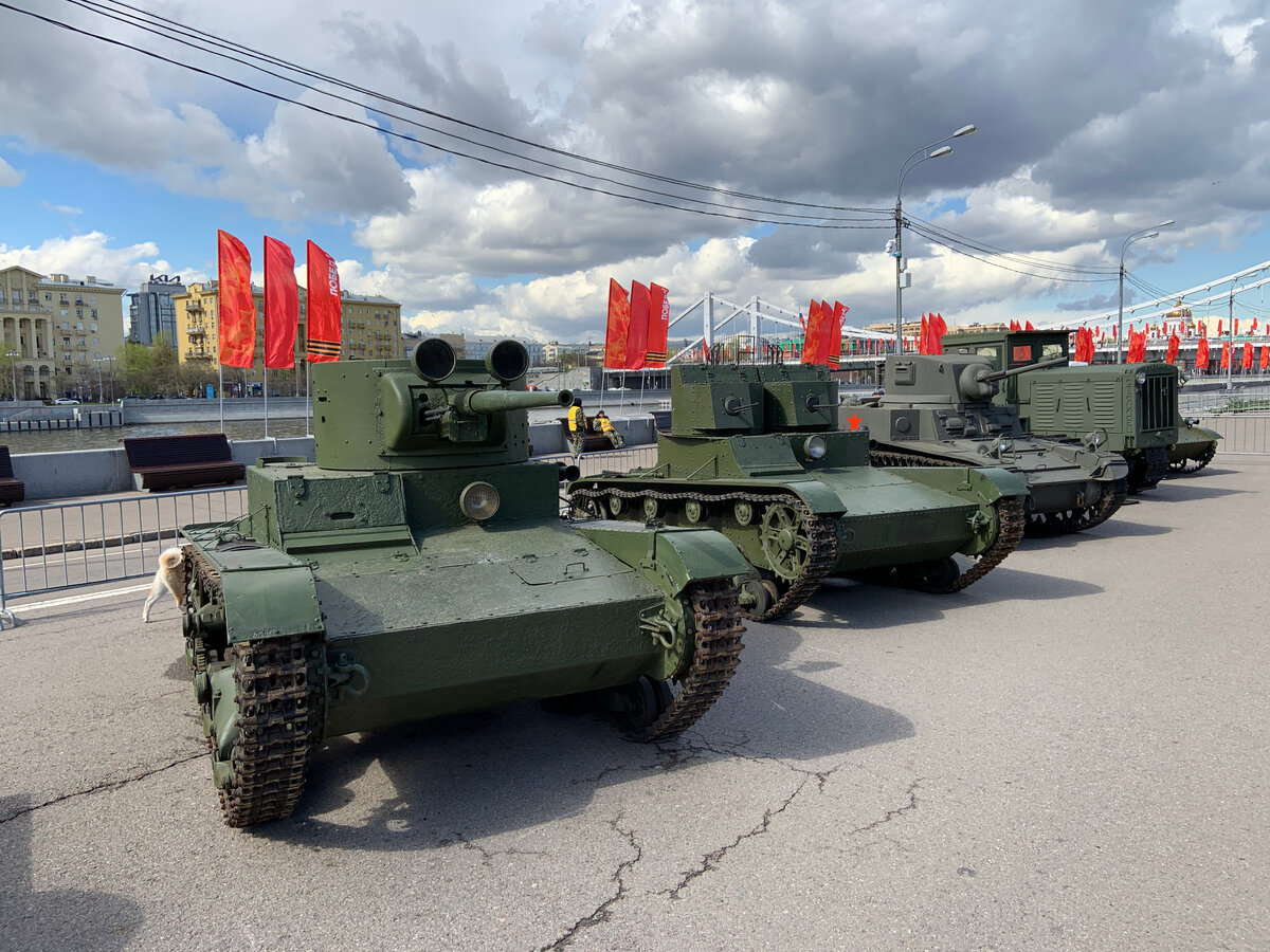 В парке Горького снова собрали военную технику (часть 1 – танки, САУ,  тягачи) | Moustank | Дзен