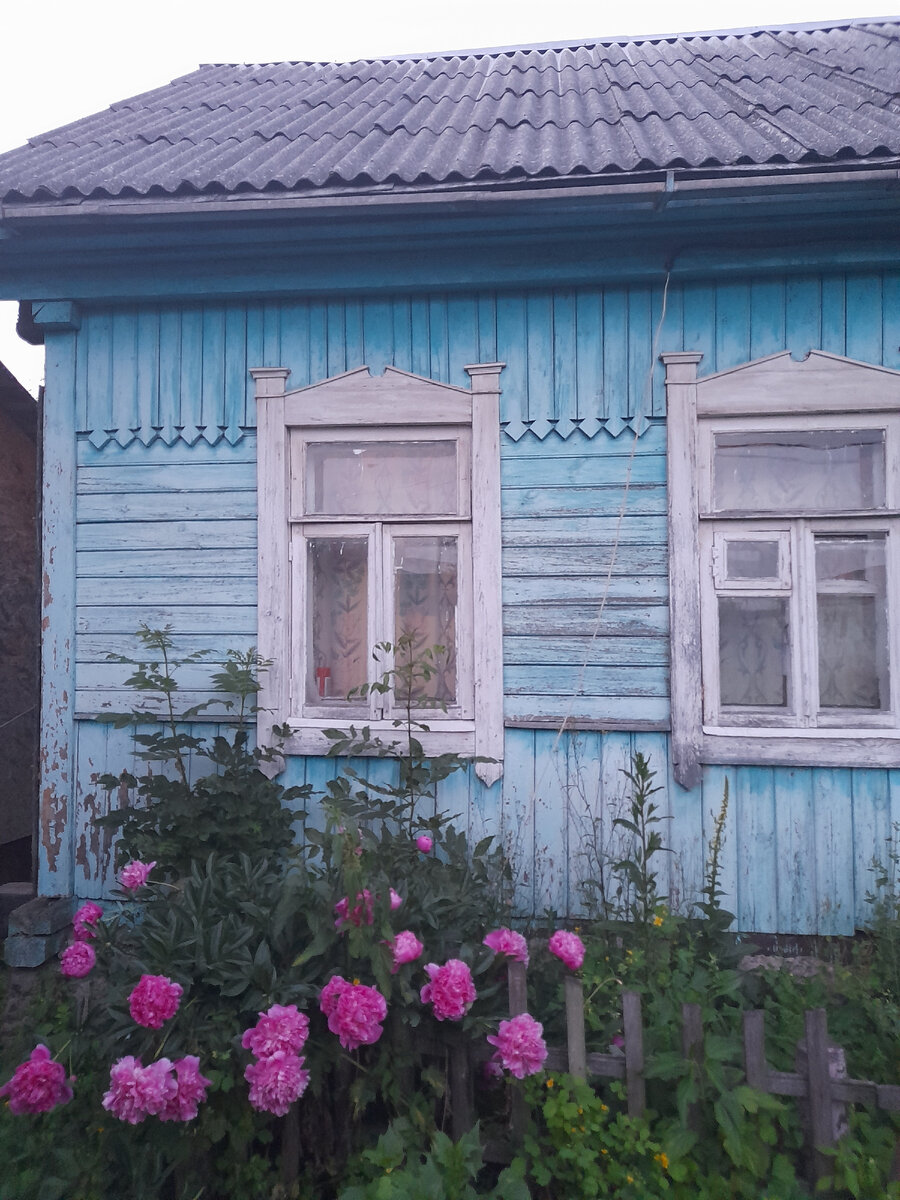 Дом с пионами