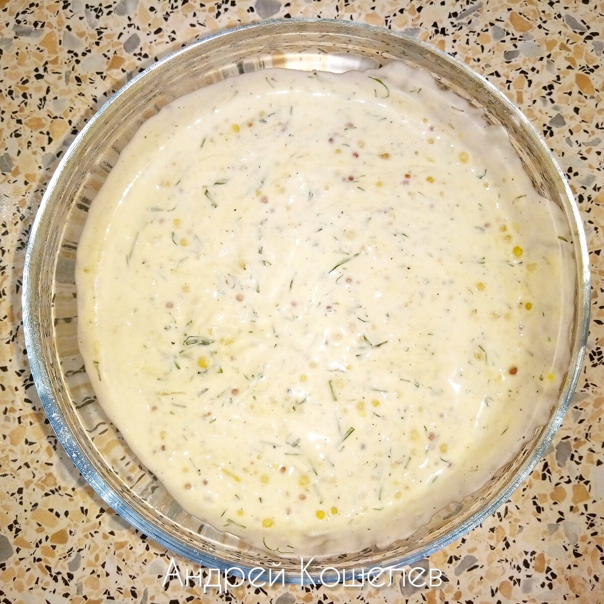 Пицца на сковороде за 10 минут на майонезе. Пицца на сковороде. Рецепт пиццы кефир майонез. Рецепт пиццы кефир майонез. Бабка с кефиром.