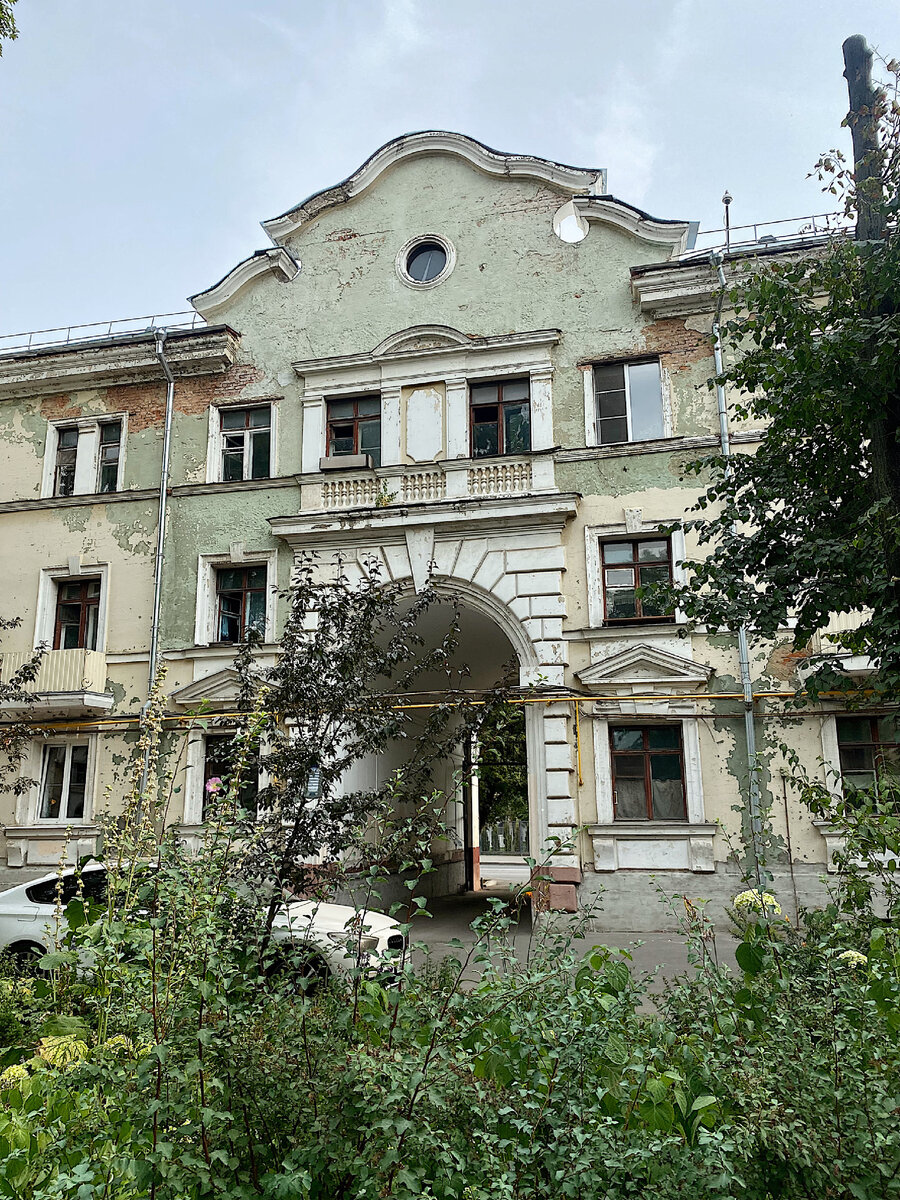 Руставели д.9, вид со двора