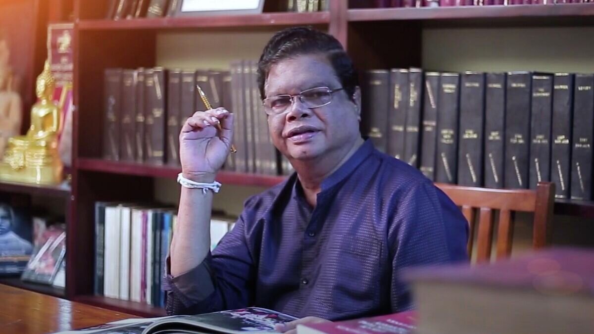    Министр транспорта Шри-Ланки Бандула Гунавардана. Стоп-кадр видео© Bandula Gunawardena / Youtube