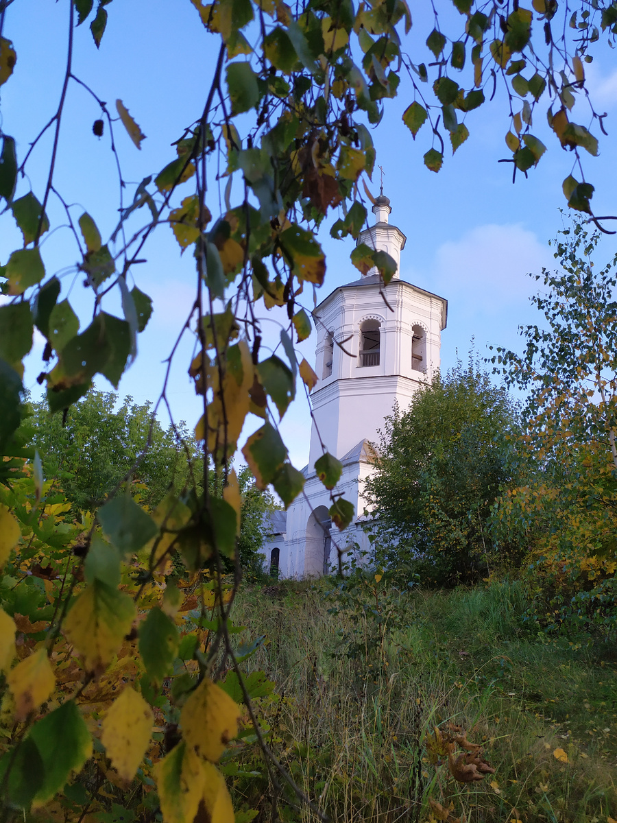 Вид на звонницу.