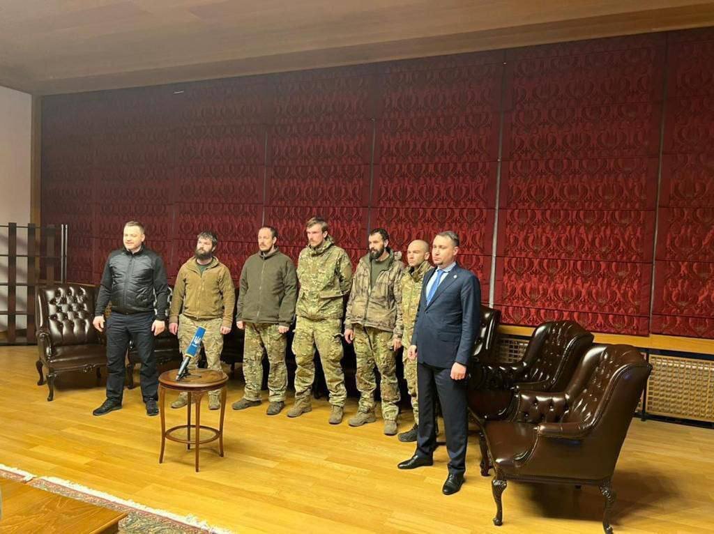 Уже в Турции, командиры  от ВСУ.  фото: картинки  яндекса. 