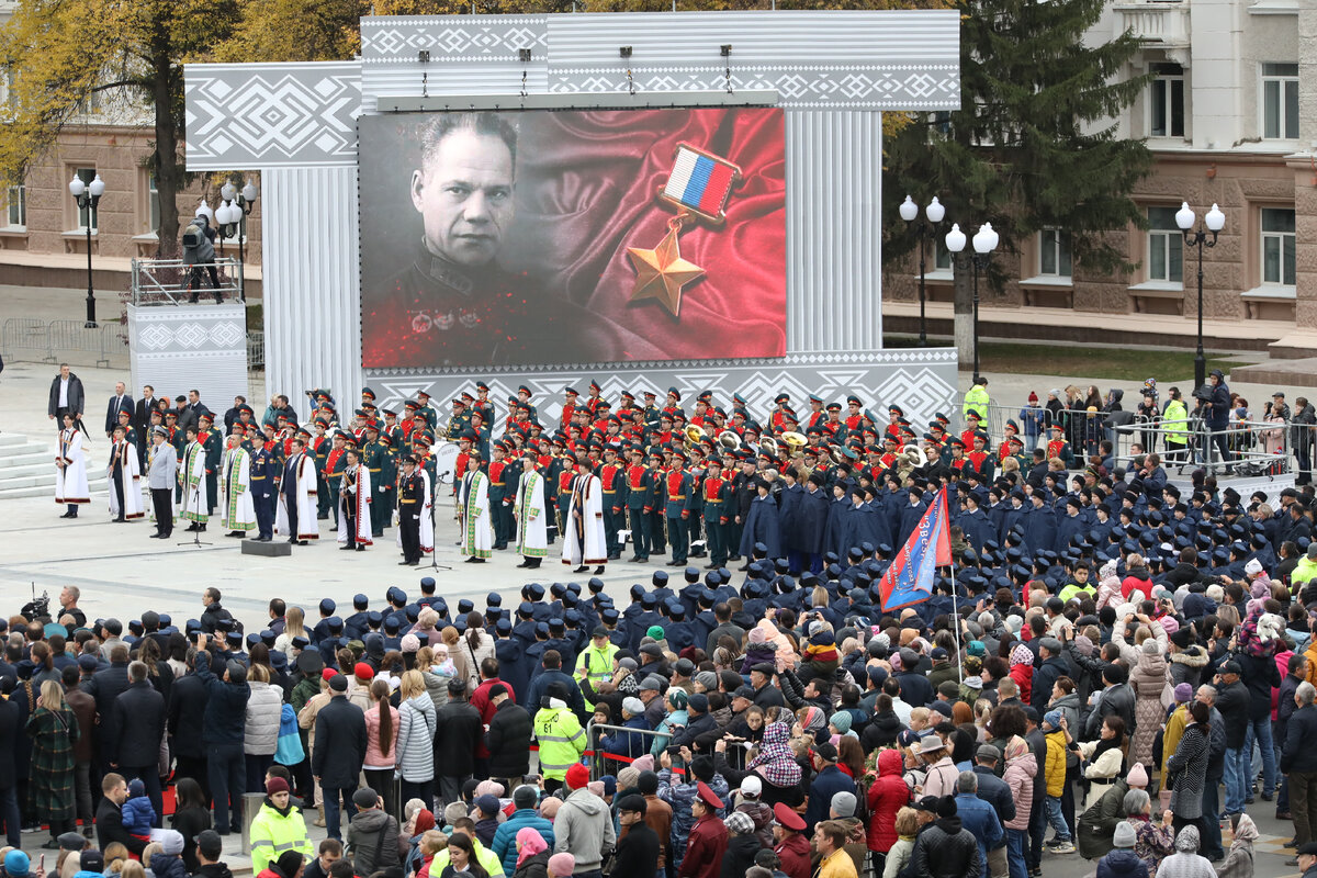 памятник шаймуратову в уфе на советской площади