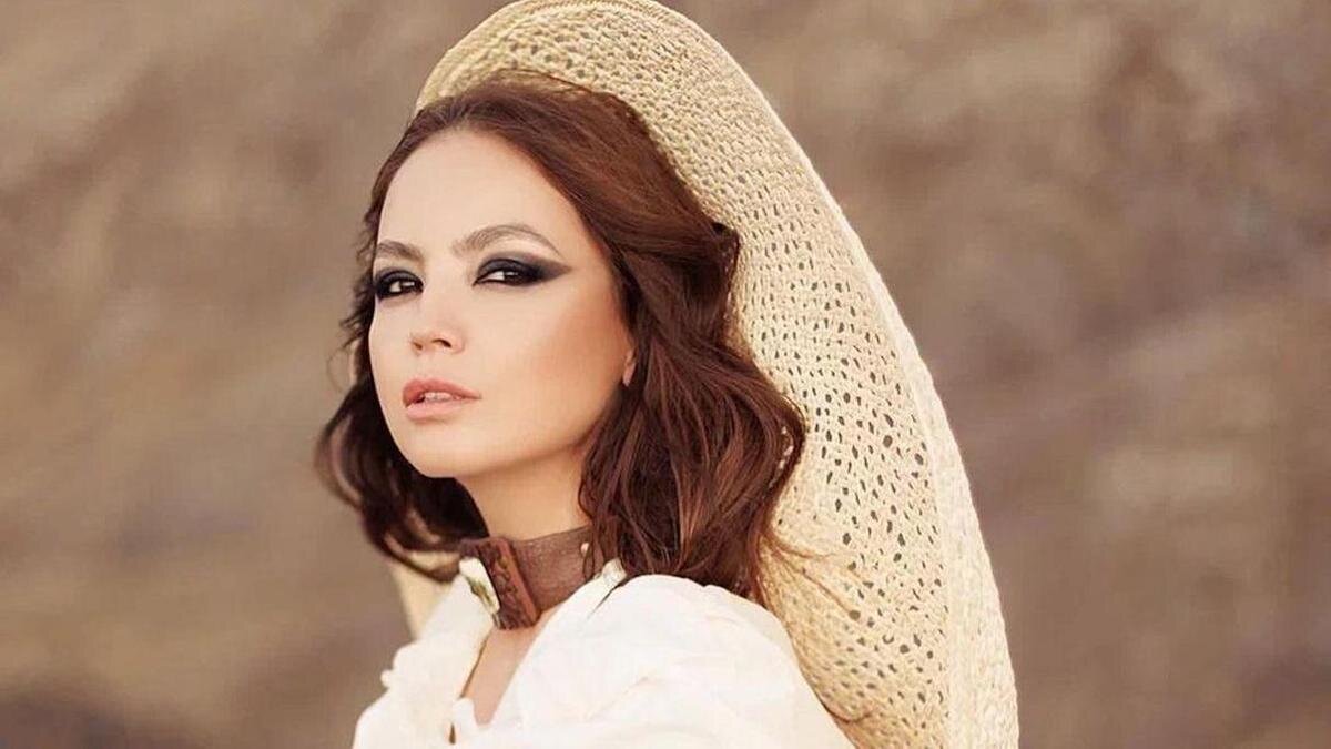    Асель Сагатова:instagram.com/asselsagatova