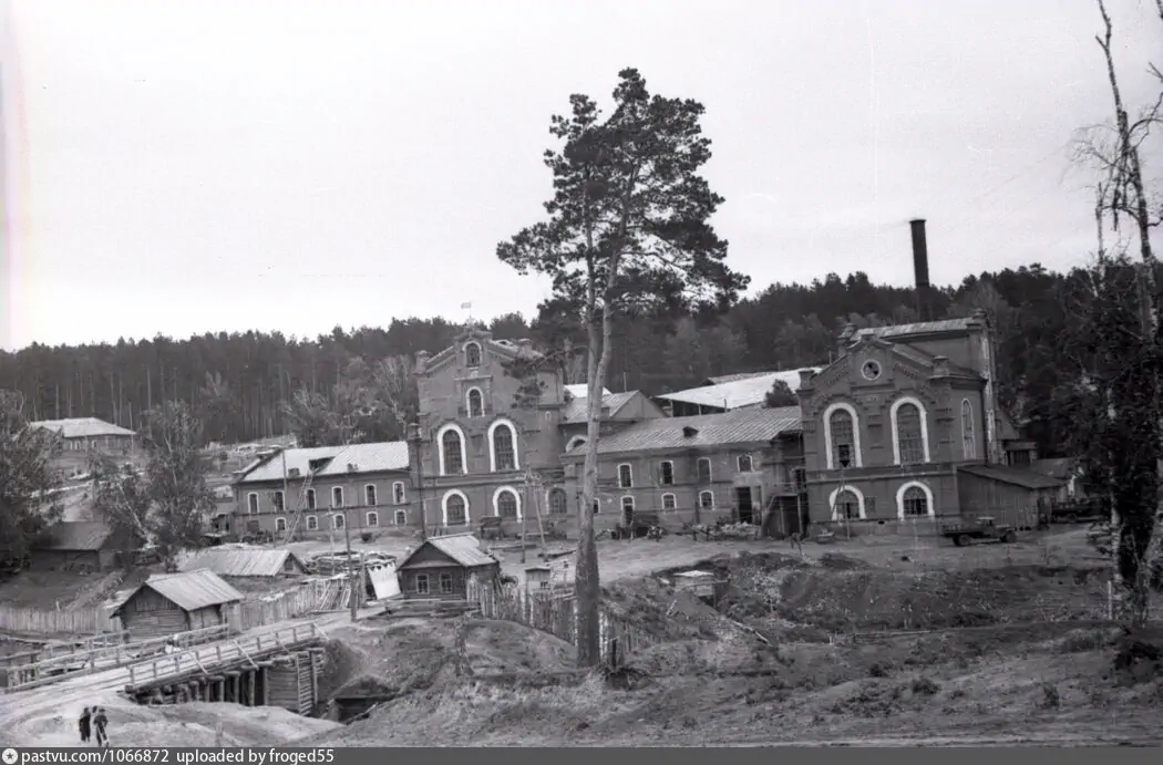 Доброго дня, дорогие товарищи и сограждане. Сегодня вас ждет новая подборка фотографий, сделанных в СССР, а так же мои воспоминания о тех далеких, но таких близких сердцу событиях.-5