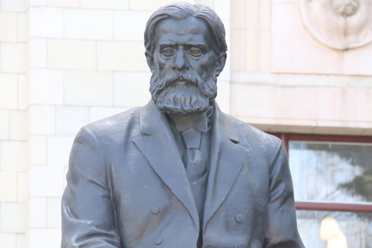 Памятник Александру Григорьевичу Столетову, фото Дмитрий Соколов