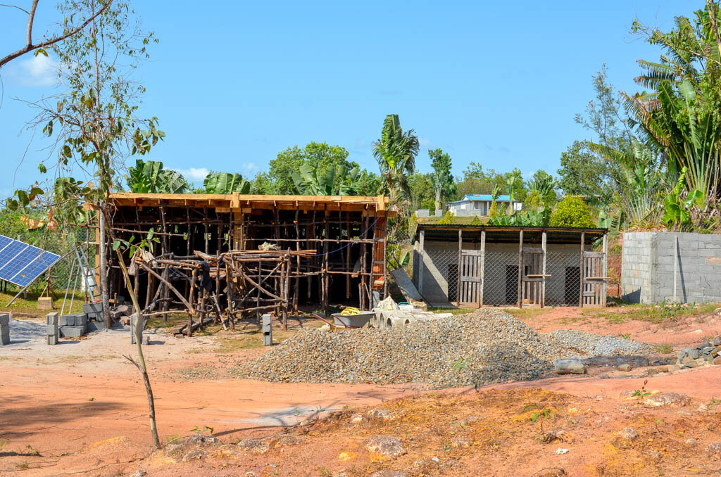 2. Объект в лесах.