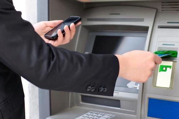    Мошенники украли 4 млрд рублей у населения со счетов в банках