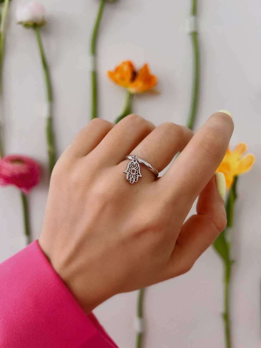 Серебряное кольцо «воплощение» с подвеской «хамса»