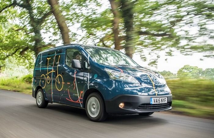 Электрический фургонNissan е-NV200.