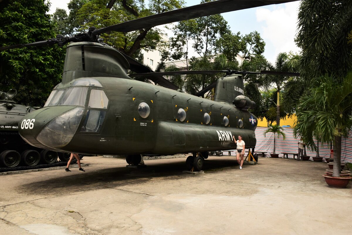 военно-транспортный вертолёт Боинг CH-47 «Чинук», пр-ва 1962 г.