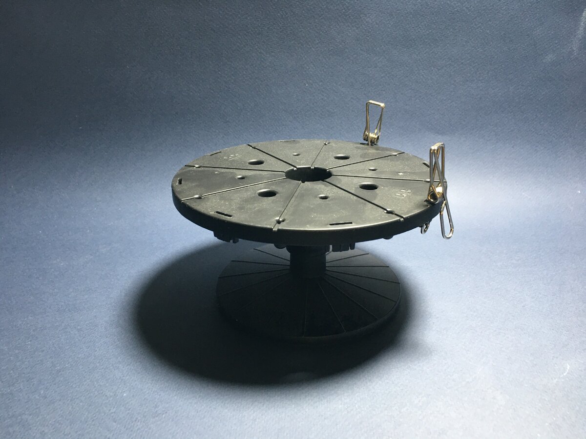 Или комплект от Тамии большая подставка