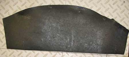 В каталогах запчастей эти уплотнения называются верхними уплотнениями А-рамы или уплотнениями крыла. Можно купить новые, но мы решили восстановить оригиналы.